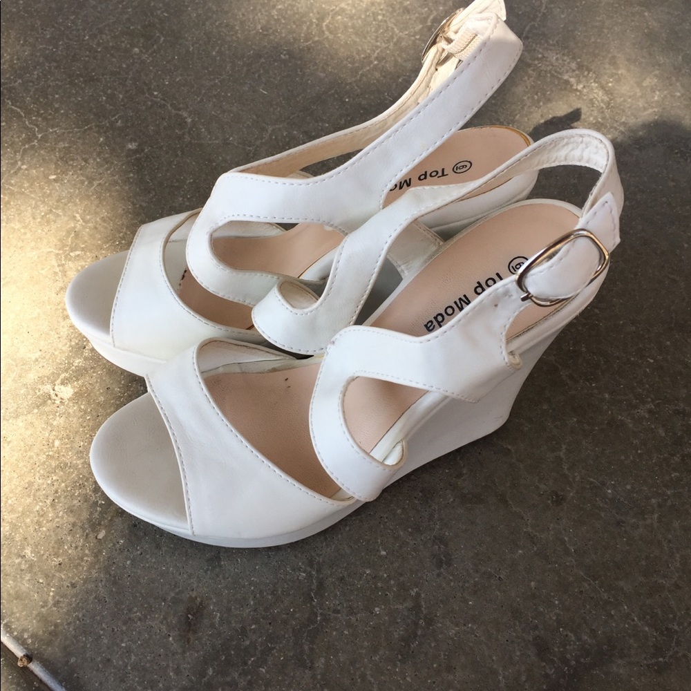 White Wedges